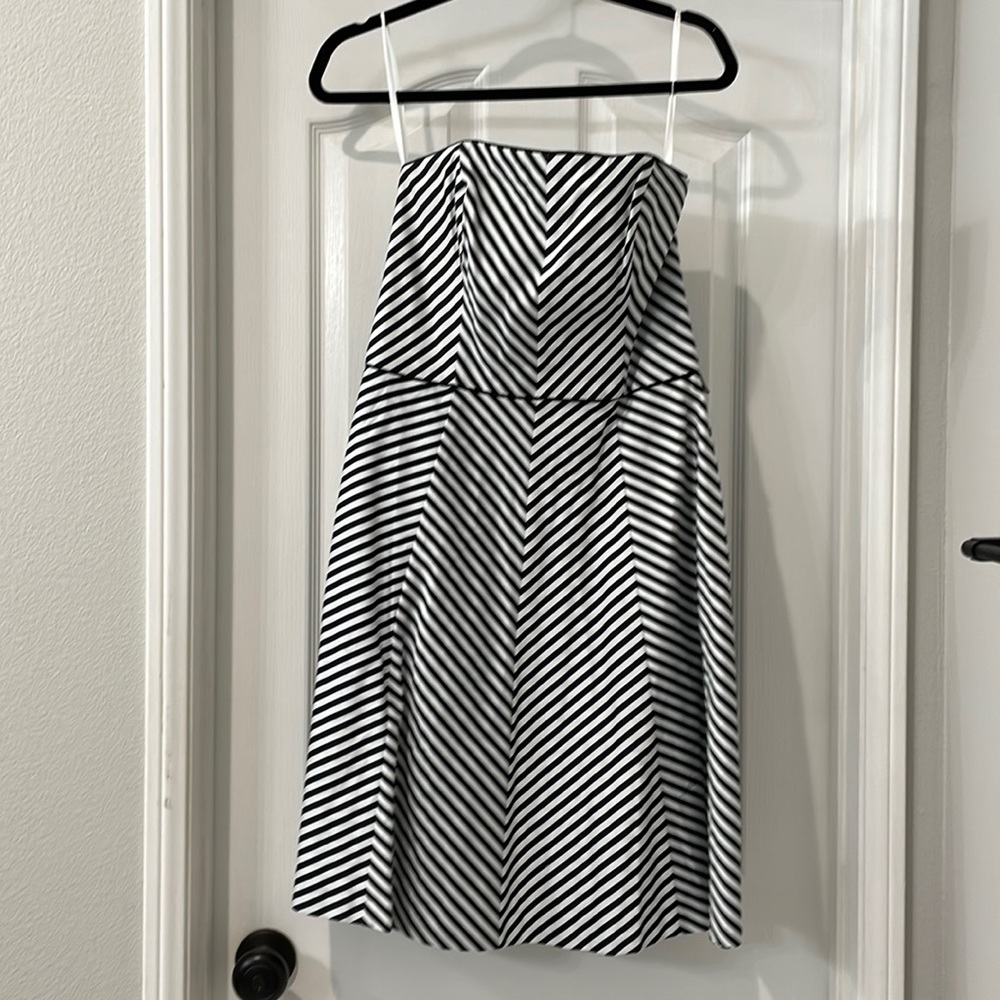 White House Black Market Striped Knee-Length Strapless Dress - NWT, Size 6